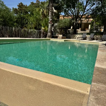 Сasa de vacaciones Magnifique Typique Du Sud Avec Piscine Privée Et Jardin Méditerranéen
