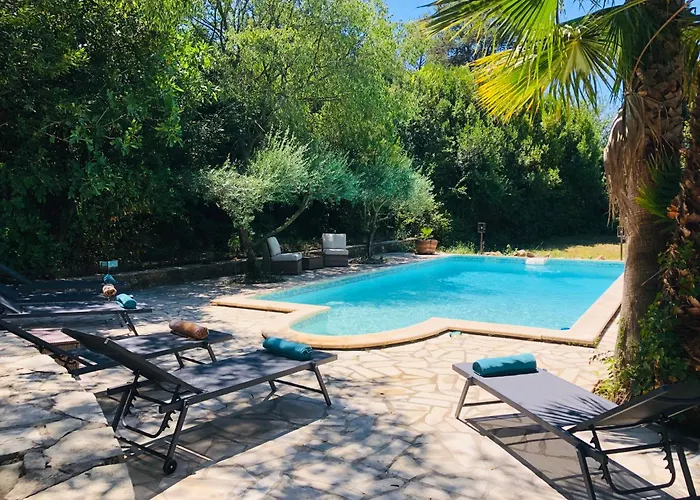 펜션 Magnifique Typique Du Sud Avec Piscine Privee Et Jardin Mediterraneen *