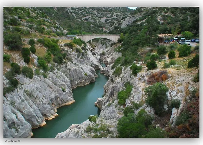 Magnifique Typique Du Sud Avec Piscine Privee Et Jardin Mediterraneen Dom wakacyjny